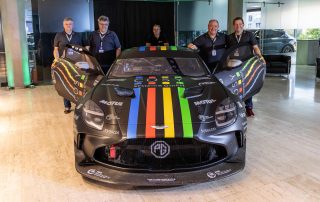 Präsentation des COSY Racing Rennwages Aston Martin Vantage GT4